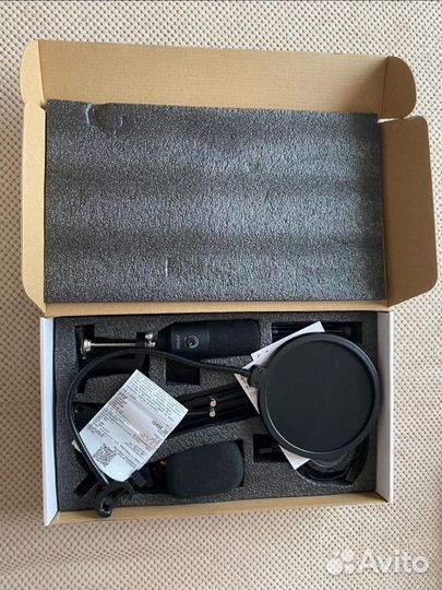 Студийный микрофон