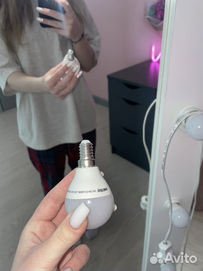 Гримерное зеркало с лампочками во весь рост