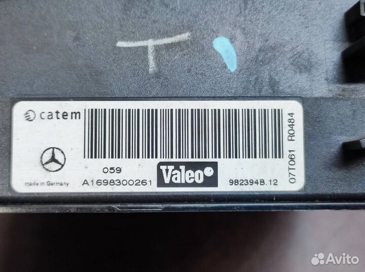 Дополнительный радиатор печки Mercedes W169, W245