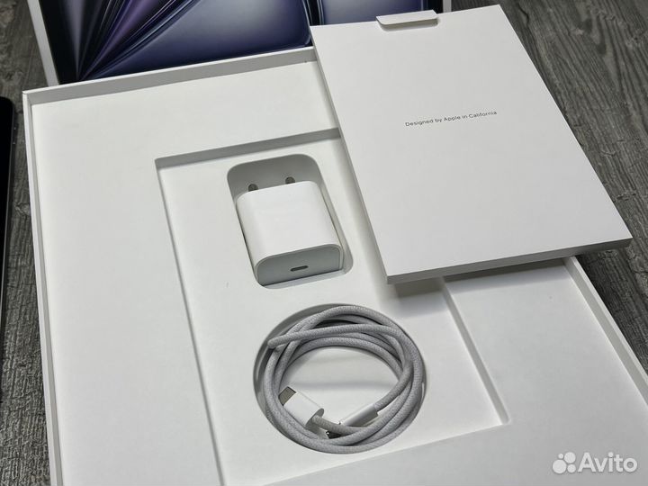 iPad Air 13 M2 Wi-Fi 256 GB 28 циклов