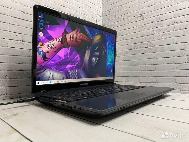Игровой ноутбук Samsung i5/6Gb/2видеокарты/SSD