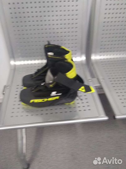 Лыжные ботинки