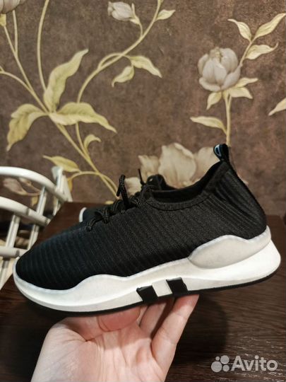 Кроссовки р. 31,32,33,35