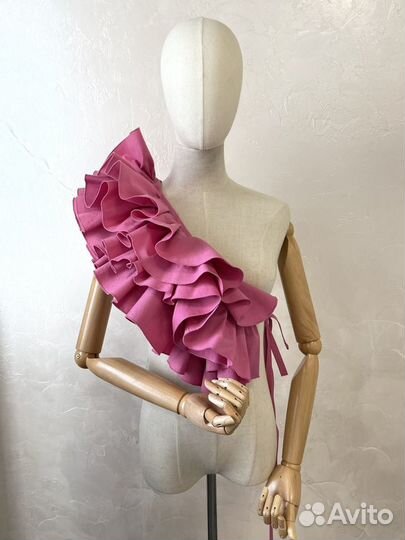 Баска, аксессуар с воланом