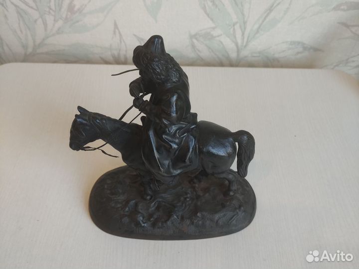 Каслинское литье Казах на лошади