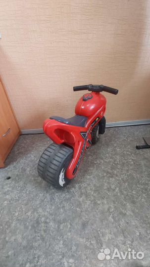 Пластмасовый мотоцикл беговел