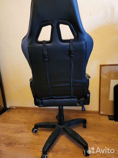 Игровое компьютерное кресло