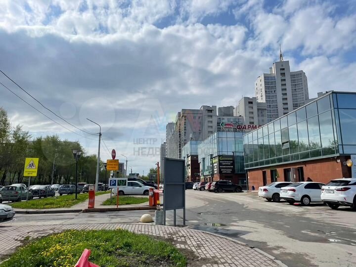 Торговое помещение 558м2 бизнес-центр Треугольник