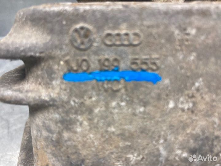 Опора кпп левая Volkswagen Golf 4 1997-2005