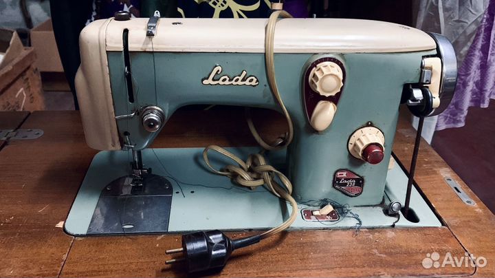 Швейная машина Лада Т-238