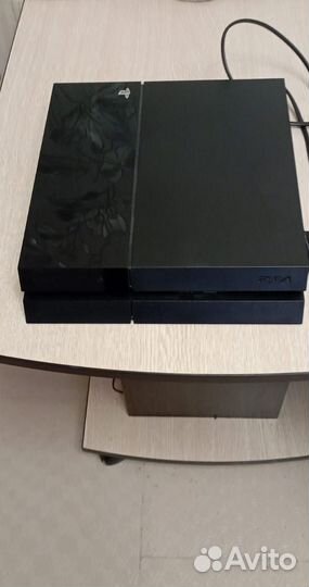 Игровая приставка ps4