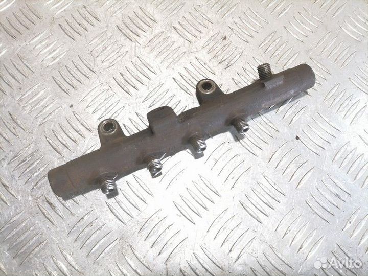 Рейка топливная рампа Renault Scenic 2003 2009