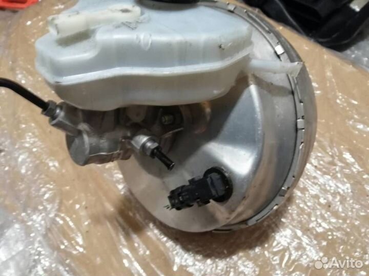 Вакуумный усилитель тормозов в сборе Mercedes-Ben