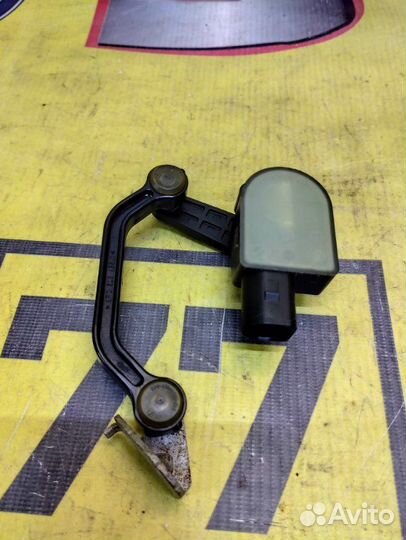 Датчик угла наклона кузова задний Audi A6