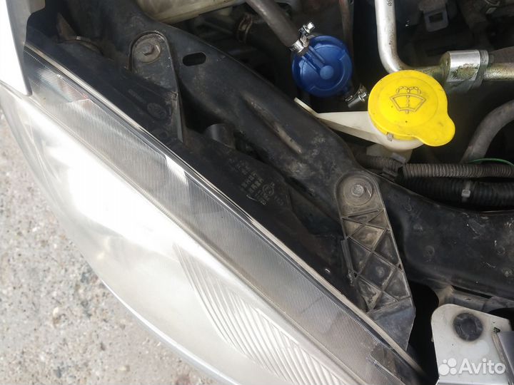 Фара передняя правая nissan qashqai j10 галоген