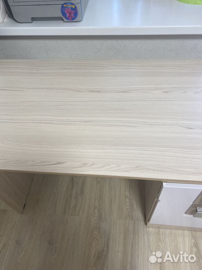 Письменный стол и стеллаж