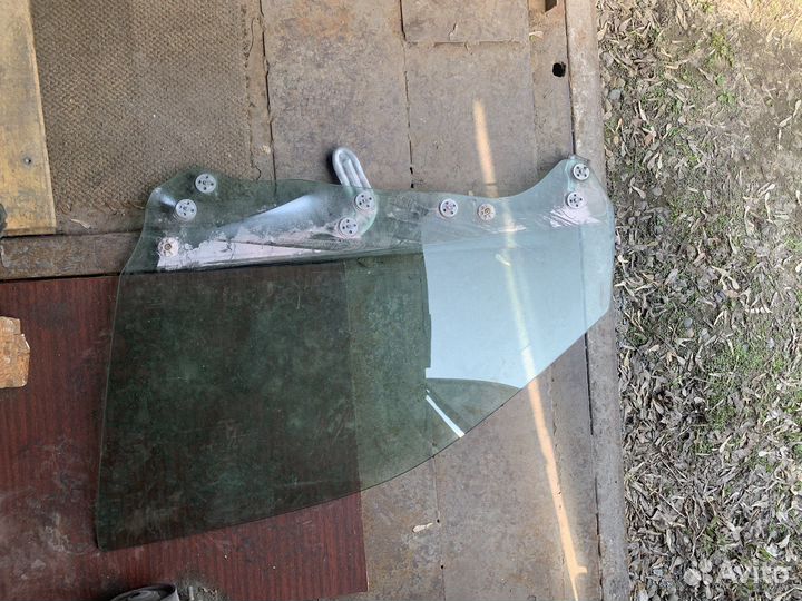 Стекло задней левой двери Субару импреза 2003