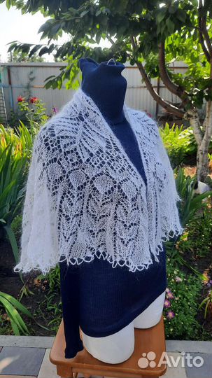 Подарок пуховая винтажная шаль косынка