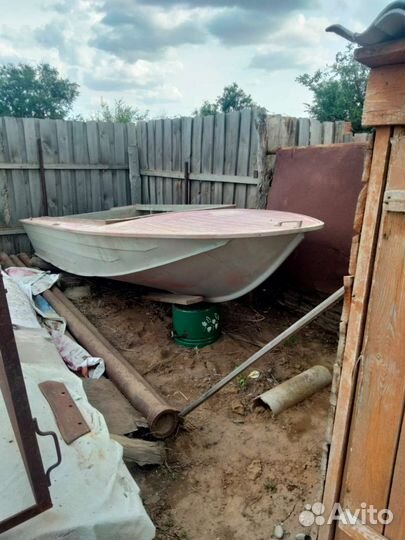 Продам лодку южанка 2м