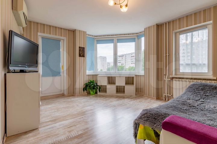 1-к. квартира, 42 м², 2/9 эт.