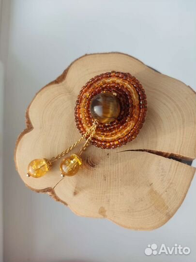 Брошь ручной работы 