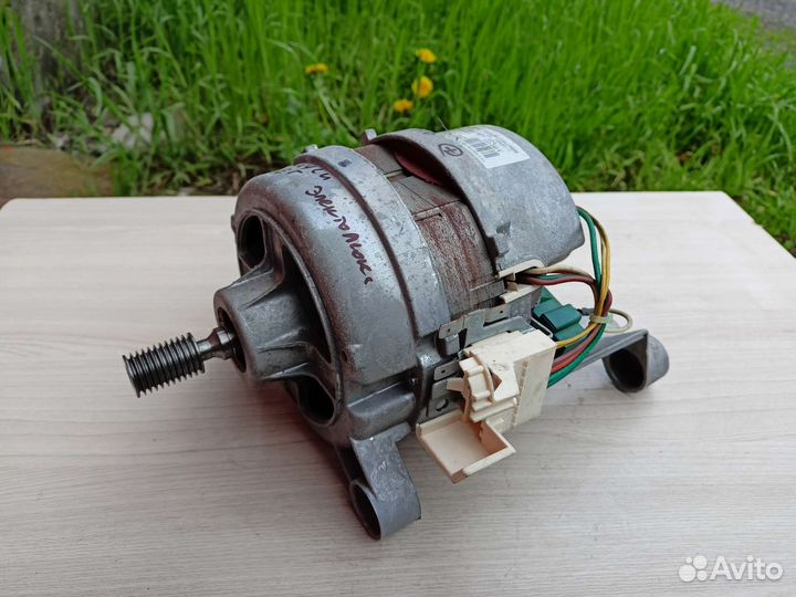 Двигатель с вертикальной загрузкой Zanussi ZWY180