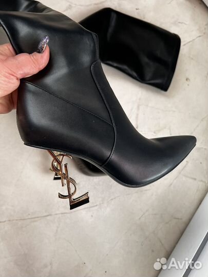 Сапоги ботфорты кожаные на шпильке