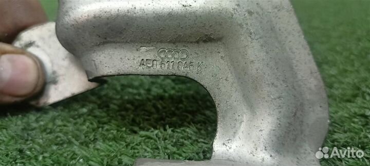 Кронштейн (сопут. товар) Audi Audi A8 4E 2002-2