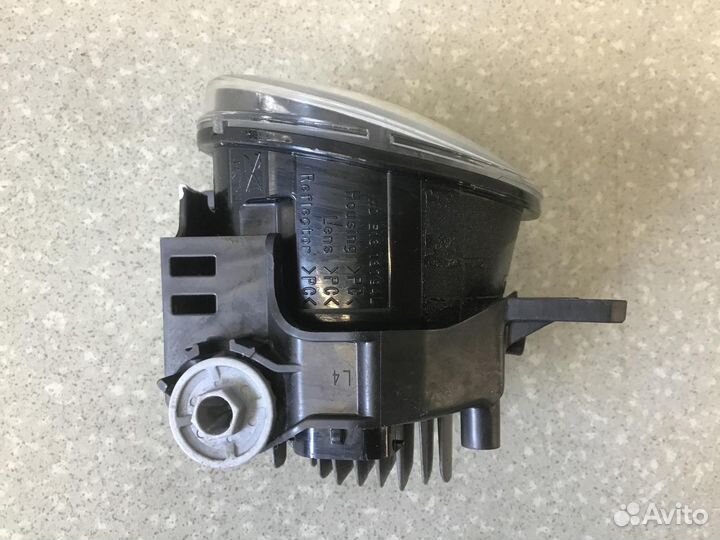 Фара противотуманная левая Toyota Camry V70 2017