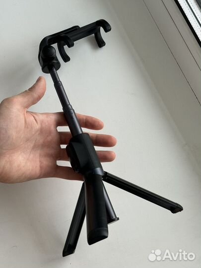 Монопод Xiaomi Selfie Stick Tripod С пультом