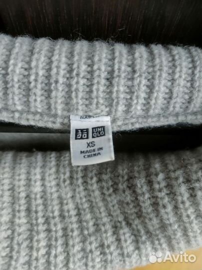 Свитер uniqlo шерсть xs