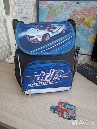 Школьный рюкзак