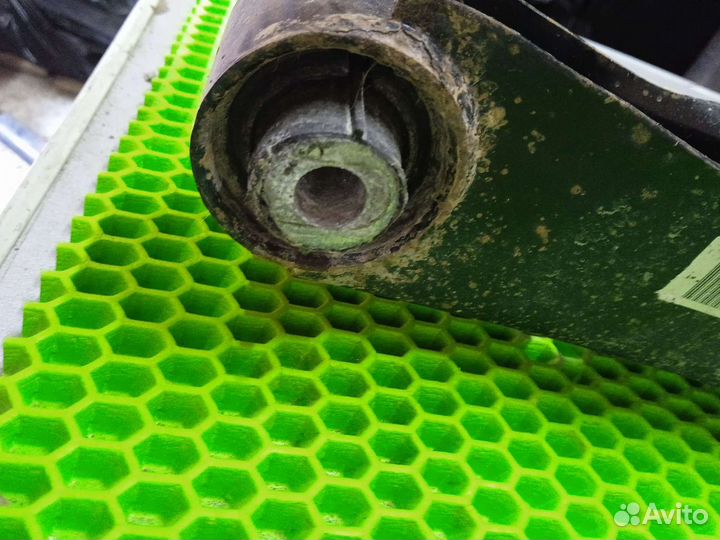 Задний рычаг volkswagen Passat B7 левый, нижний, с