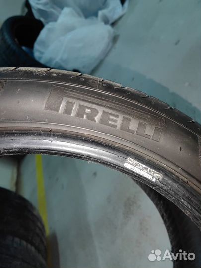 Pirelli P Zero PZ4 245/40 R19 и 275/35 R19 100Y