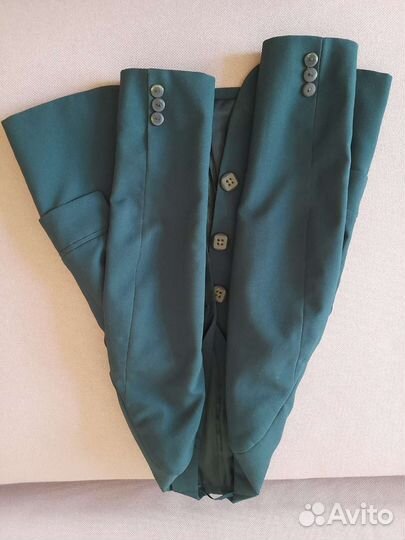 Пиджак темно-зеленый