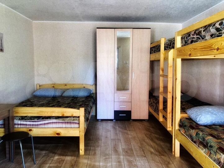 Комната 12 м² в 9-к., 1/1 эт.