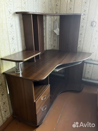 Компьютерный стол