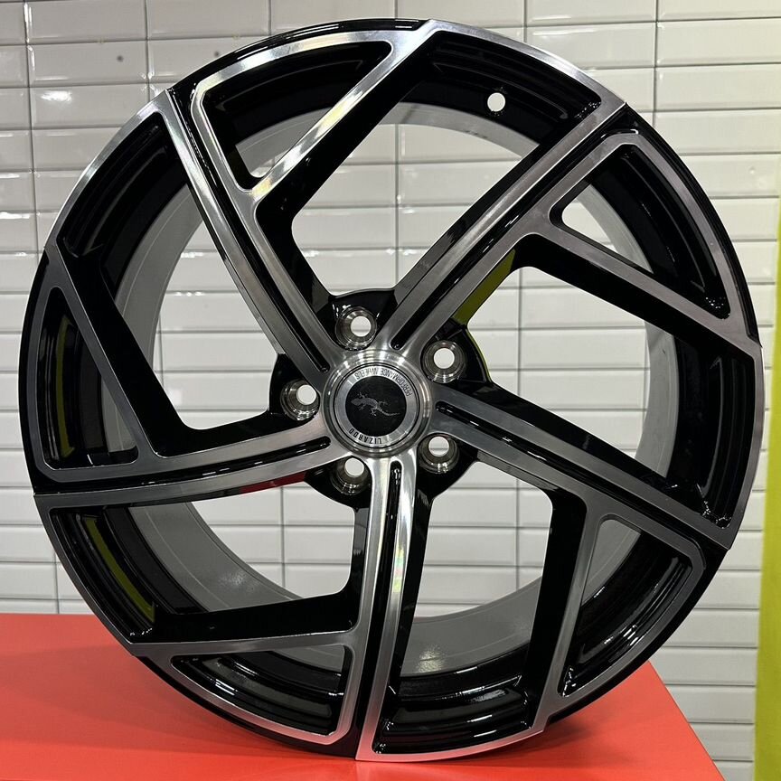 Литые диски Lizardo 177 (XH186) 7.5×R18 5×112