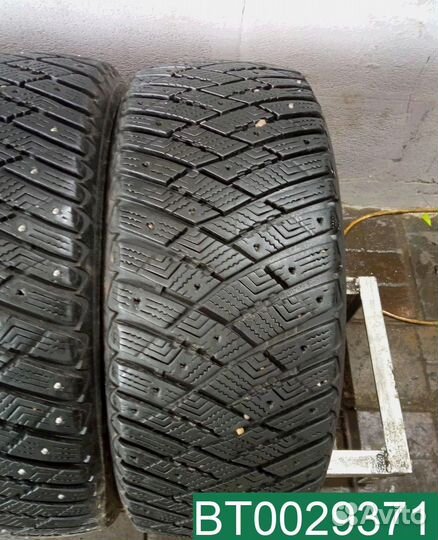 Goodyear Ultragrip Ice Arctic 215/55 R16 105W