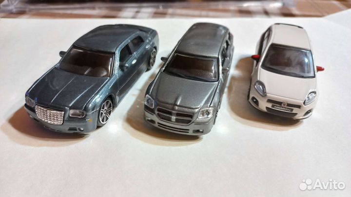 Модели автомобилей 1:43 Burag0