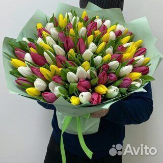 Букет из разноцветных сортовых тюльпанов 51 шт