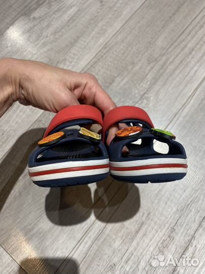 Сандали crocs c8