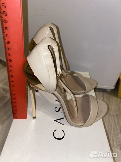 Босоножки casadei 36-36,5 бежевые