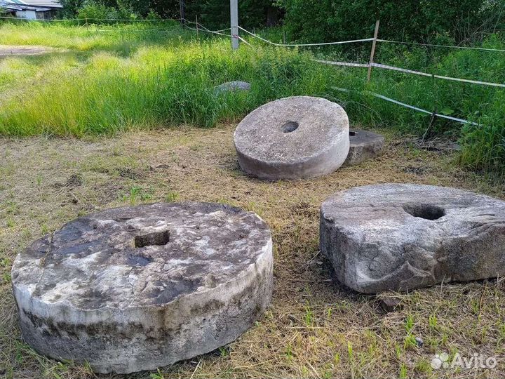 Каменные жернова