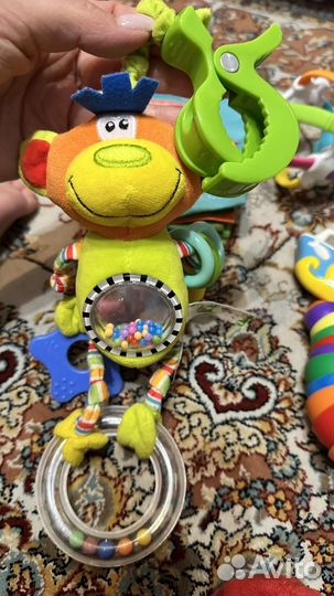 Развивающие игрушки для малышей пакетом