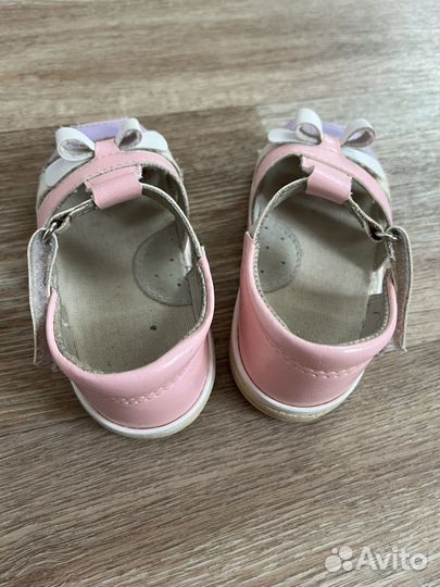 Сандалии для девочки