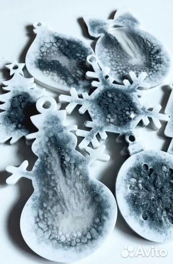 Елочные украшения из смолы