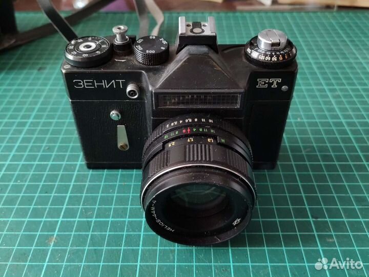 Плёночный фотоаппарат Зенит ет