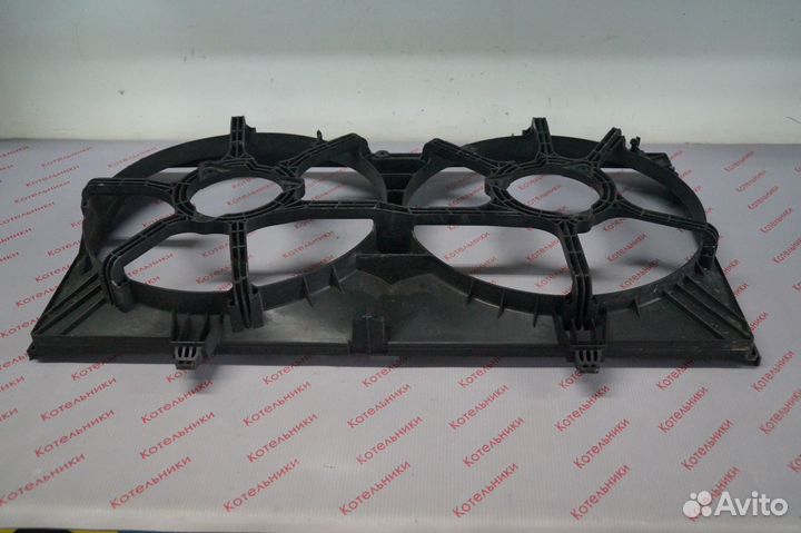 Nissan 21483-9Y000 Диффузор вентиляторов