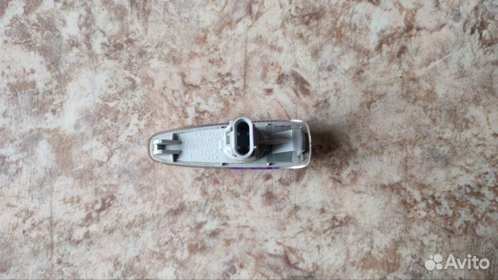 Повторитель в крыло прав. mitsubishi outlander